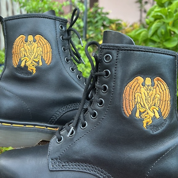 🏴󠁧󠁢󠁥󠁮󠁧󠁿 Dr. Martens MIE Vintage Embroidered Gargoyle Boots UK 5 - Picture 3 of 17